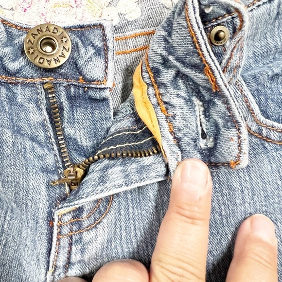 Zana Di Womens 90s Y2K Floral Embroidered Rhinestone Low Rise Flare Jean Size 9 - Picture 13 of 15